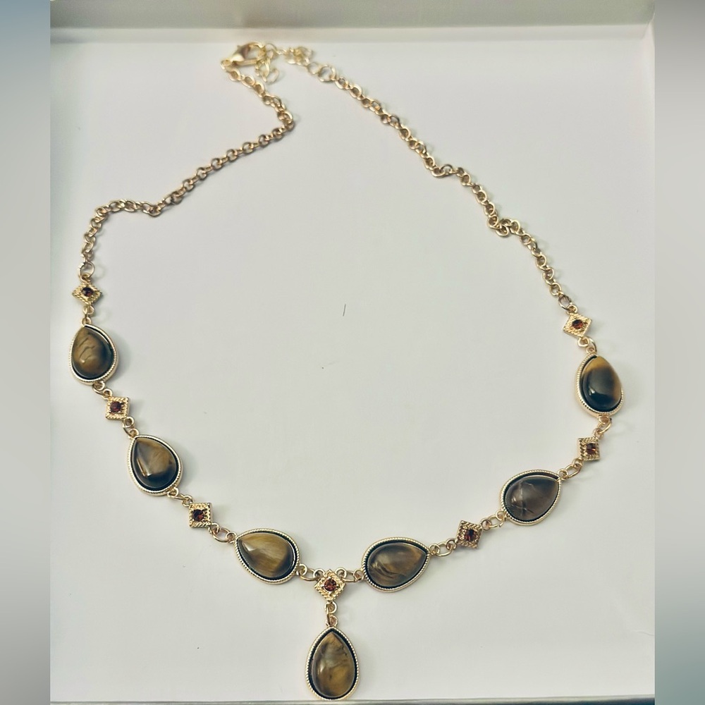 NEW Yellow Tiger’s Eye Gold Tone Brown Austrian Crystal Necklace